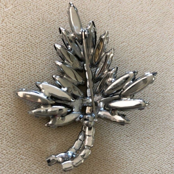 Brooch - Picture 5 of 5